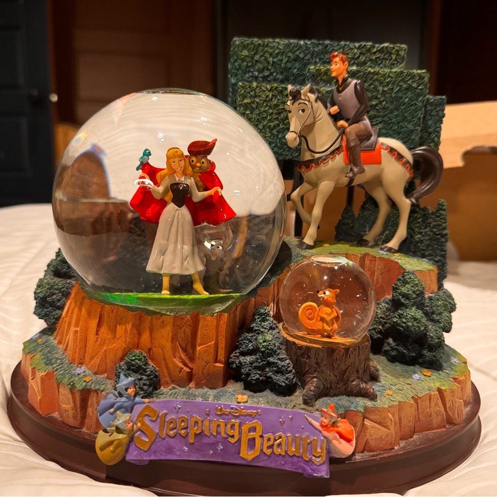 Disney sleeping beauty aurora prince phillip musical rotating figure snow globe